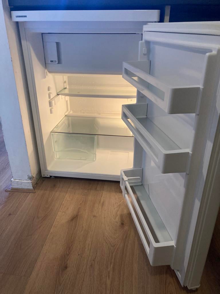 Liebherr koelkast klein met vriesvak, 200 liter of meer, Ophalen, Zo goed als nieuw, Met vriesvak