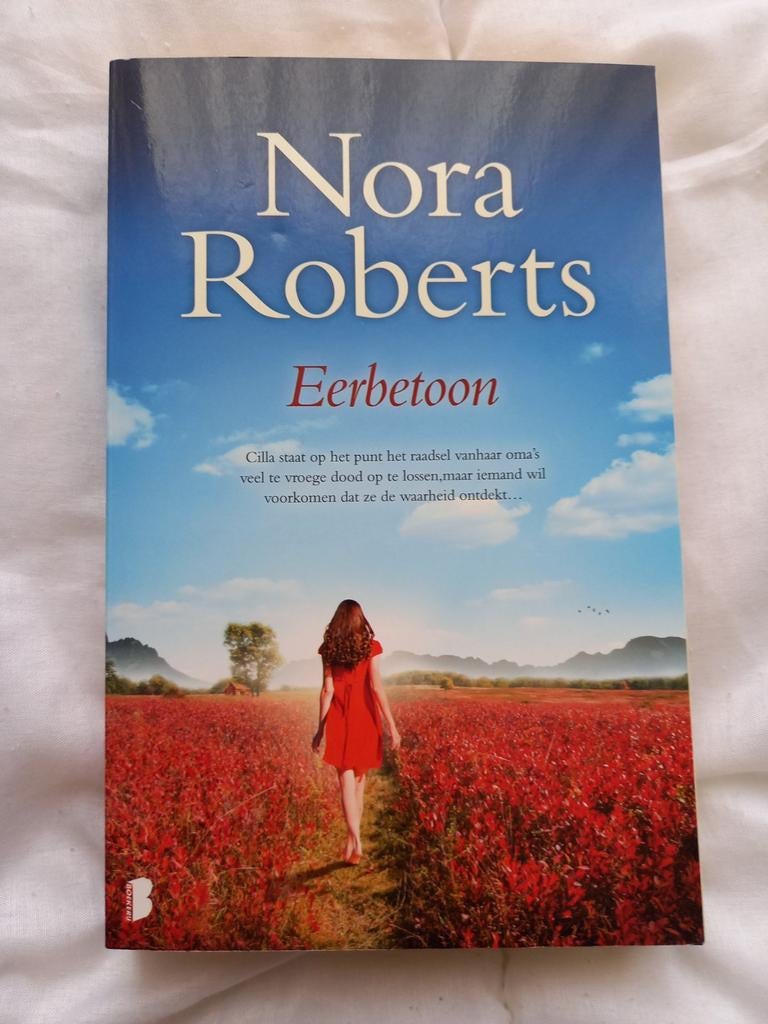 h7 Nora Roberts - Eerbetoon, Ophalen of Verzenden, Gelezen, Nora Roberts, Nederland