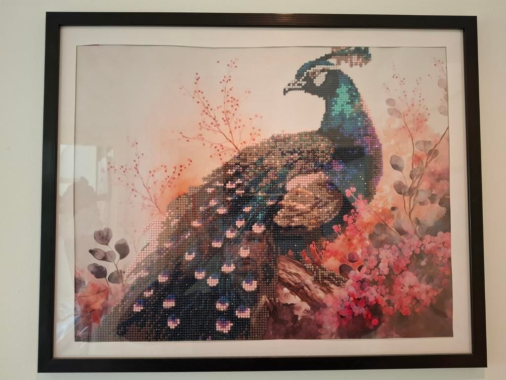 Diamond painting pauw ingelijst, Minder dan 50 cm, Nieuw, Ophalen of Verzenden, Schilderij