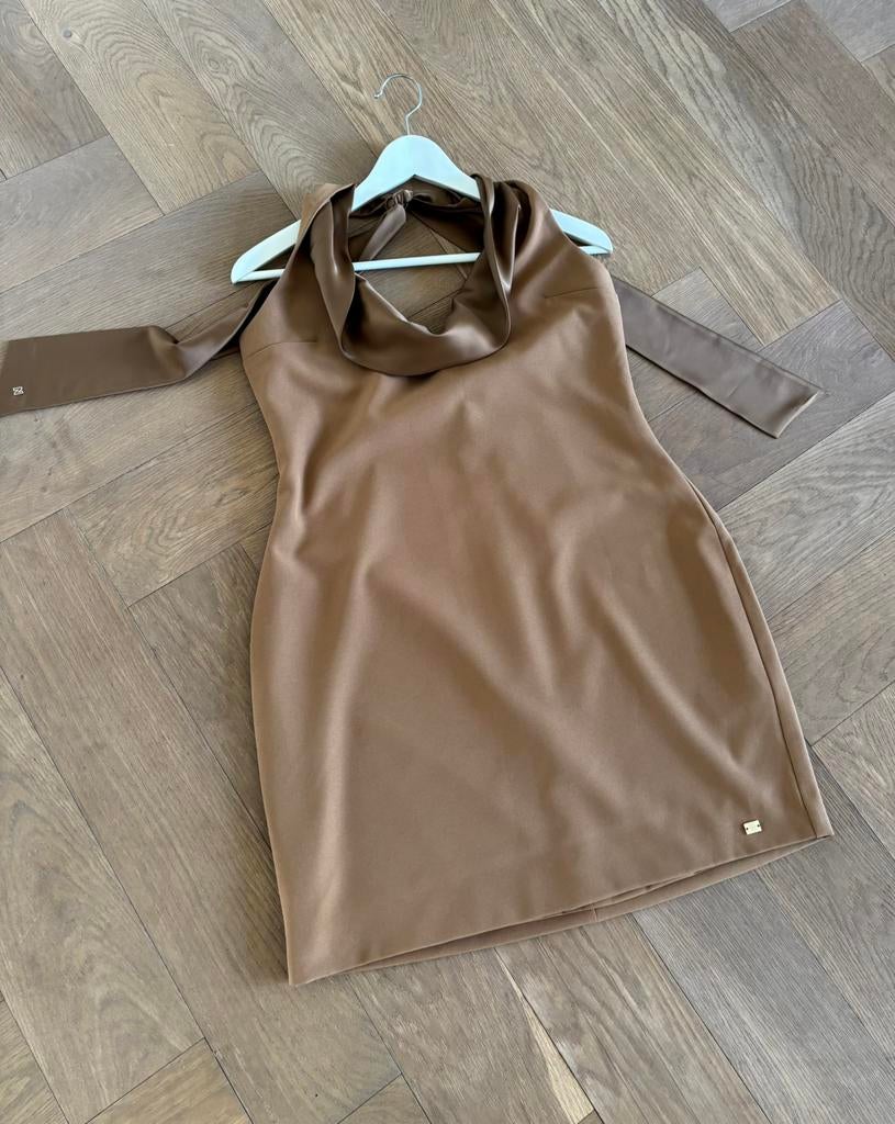 Halterdress nikkie L/40, Kleding | Dames, Jurken, Ophalen of Verzenden, Zo goed als nieuw, Maat 38/40 (M), Bruin