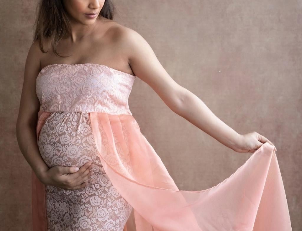 Zwangerschapsjurk fotoshoot kant tule zalm maat S M, Kleding | Dames, Positiekleding, Maat 38/40 (M), Jurk, Oranje, Ophalen of Verzenden