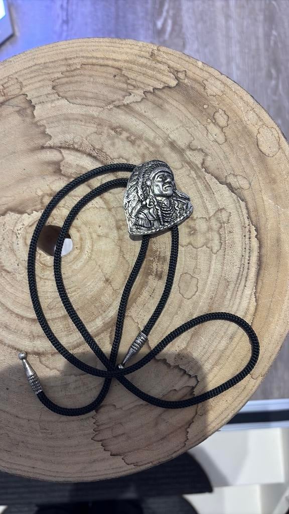 Bolo Tie Indiaan country en western incl verzenden, Ophalen of Verzenden, Zo goed als nieuw, Overige materialen