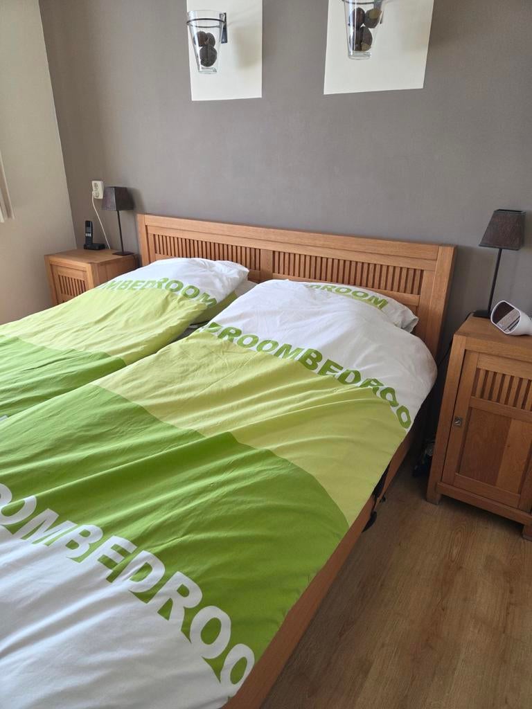 Massief houten slaapkamer, Huis en Inrichting, Slaapkamer | Bedden, Ophalen, Gebruikt, Tweepersoons, 180 cm