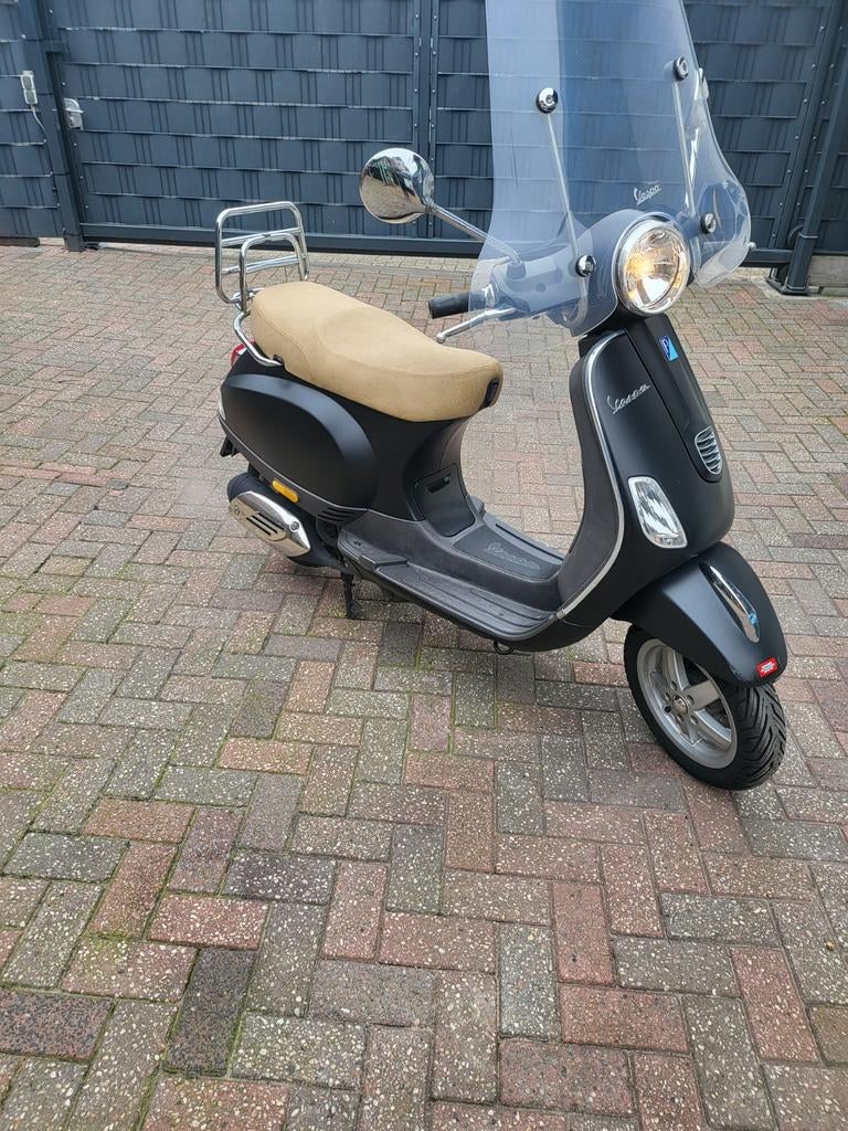 Vespa sprint 4 tact Maten zwart nieuwstaat scooter, Fietsen en Brommers, Scooters | Vespa, Ophalen, Maximaal 45 km/u, Vespa S