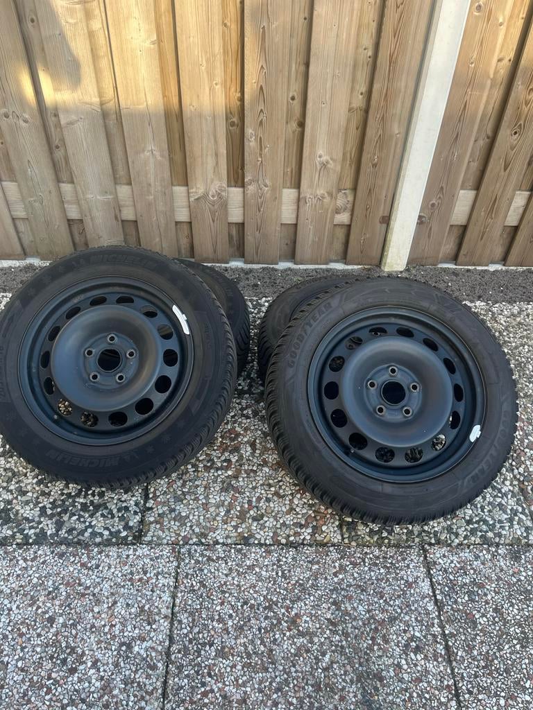 Winterbanden met velgen voor Golf Caddy 205/55r16, Ophalen, Gebruikt