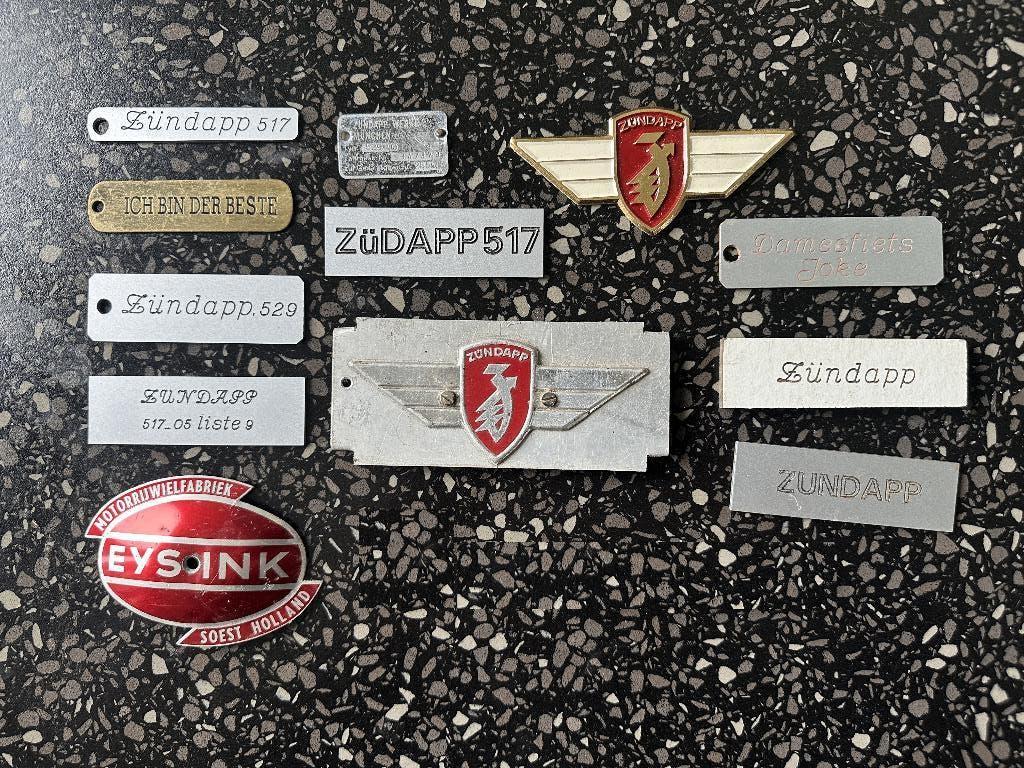 Oude Zundapp 517 529 517_05 Eysink emblemen plaatjes., Ophalen of Verzenden, Gebruikt, Overige typen