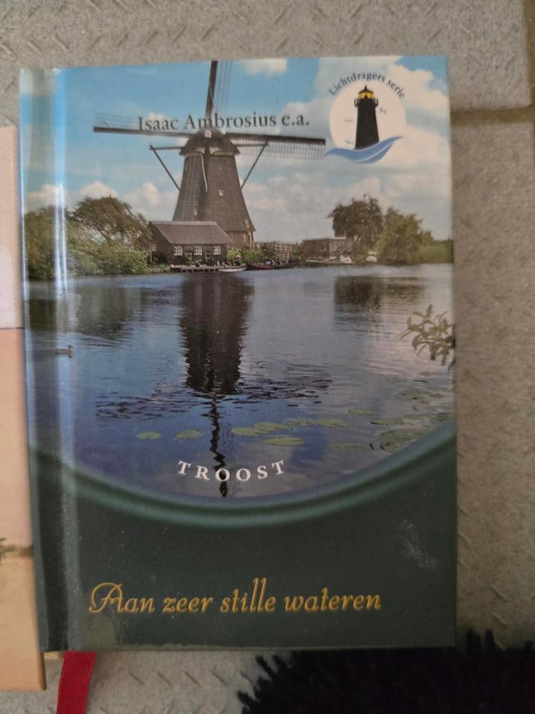 Boek: Aan zeer stille wateren - Isaac Ambrosius e.a., Ophalen of Verzenden, Gelezen, Isaac Ambrosius e.a.