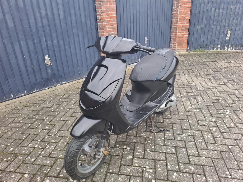 te koop peugeot vivacity rijden of voor onderdelen, Fietsen en Brommers, Scooters | Peugeot, Ophalen, Gebruikt, Benzine, Vivacity