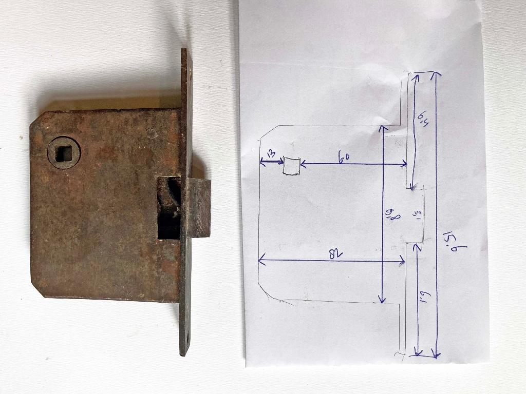 Oud slot - kast 8,2 x 9,8 cm, Ophalen of Verzenden