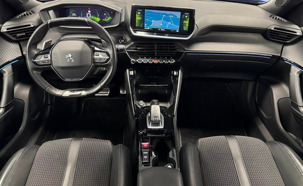 Peugeot 2008 1.2 PureTech GT Pack*Automaat*DigiDisplay*Camer, Gebruikt, Zwart, 1199 cc, Blauw