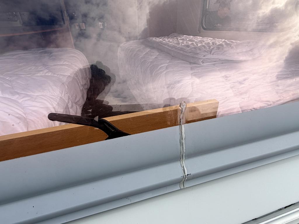 Kip Grey Line Special 530 Enk bedden Voortent BJ06, Caravans en Kamperen, Caravans, Rondzit, Kip, Bedrijf, Ringverwarming