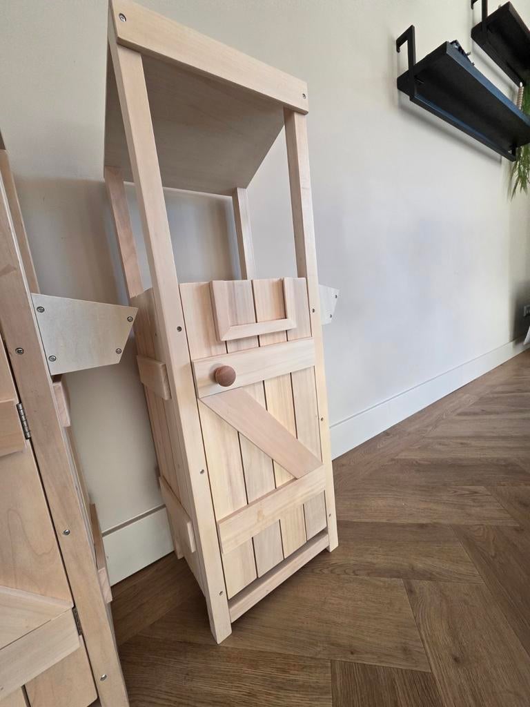 Stal voor stokpaard eventueel met stokpaard erbij, Ophalen, Jongen of Meisje