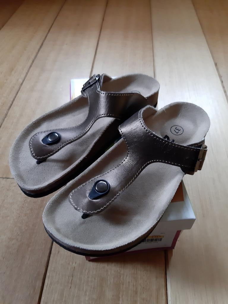 Bizzy Slippers Brons mt 37, Slippers, Overige kleuren, Nieuw, Ophalen of Verzenden
