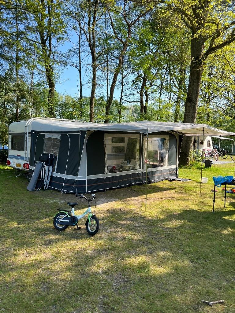 Hobby de Luxe 540 UK uit 2001 met stapelbed en mover, 75 kg, Hobby, Treinzit, Particulier