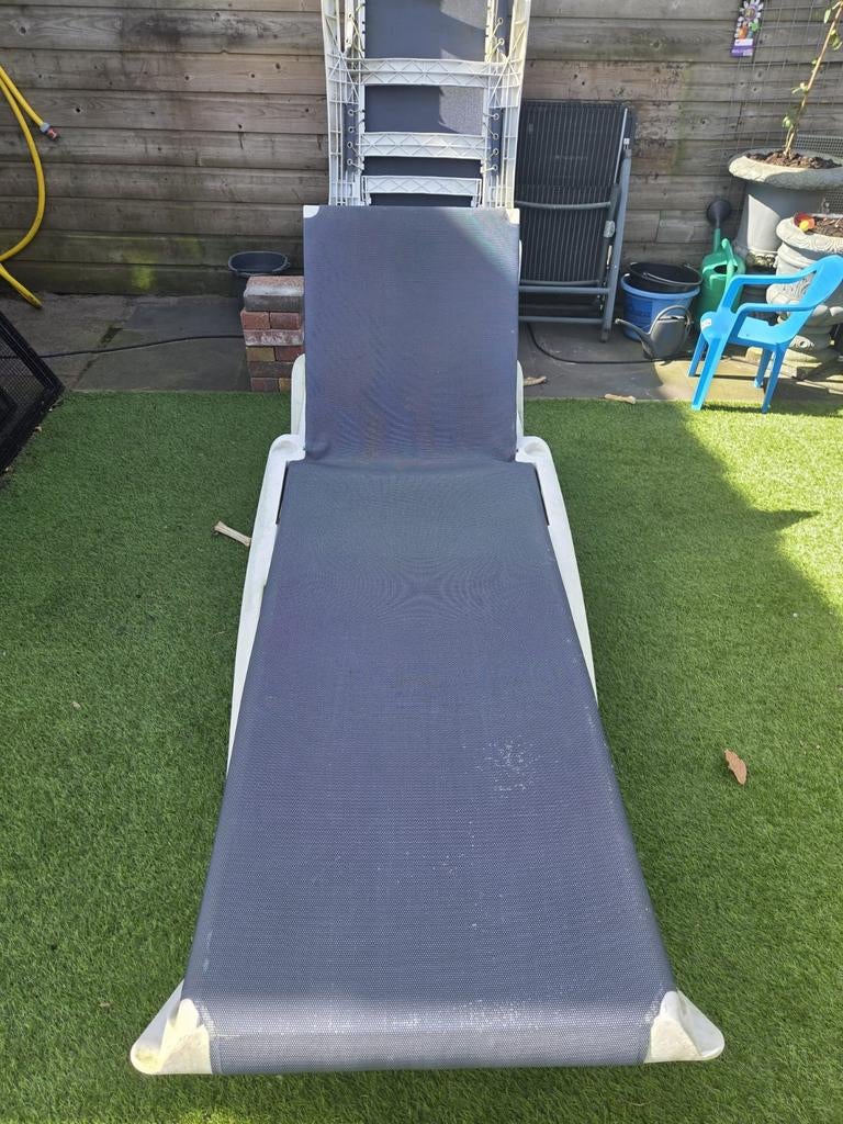 2 ligbedden met verstelbare rug, Ophalen