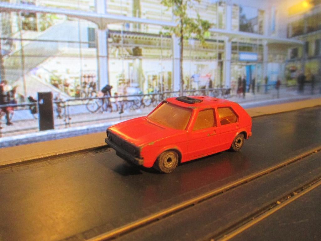 1:56 VW Volkswagen Golf Mk.1 Matchbox rood #2, Ophalen of Verzenden, Gebruikt, Auto