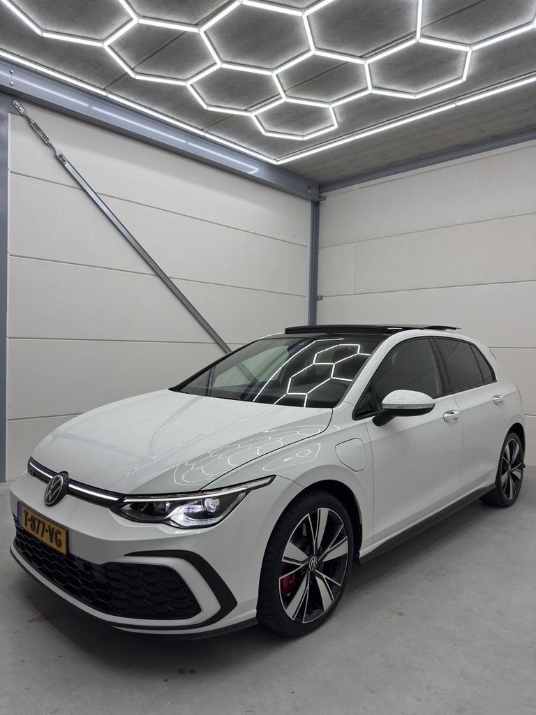 Volkswagen Golf 1.4 GTE 245pk DSG 2021 Wit, 4 cilinders, Alcantara, Wit, 1524 kg