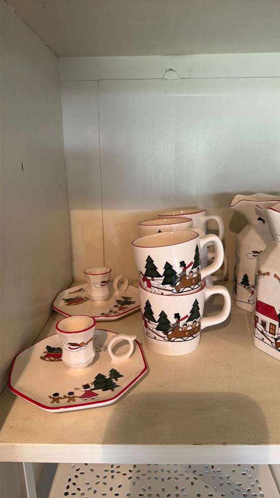 Mason’s CHRISTMAS VILLAGE, Huis en Inrichting, Keuken | Servies, Ophalen of Verzenden, Zo goed als nieuw, Overige stijlen, Kop(pen) en/of Schotel(s)