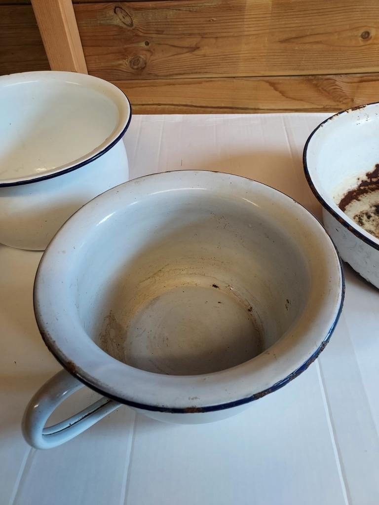 Wit emaille o.a. pispot, Ophalen of Verzenden