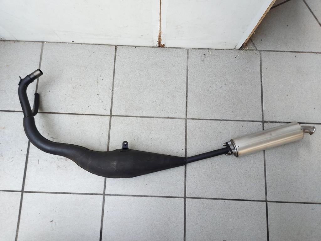 Originele uitlaat voor aprilia rs50  aprilia tuono 50, Fietsen en Brommers, Ophalen of Verzenden