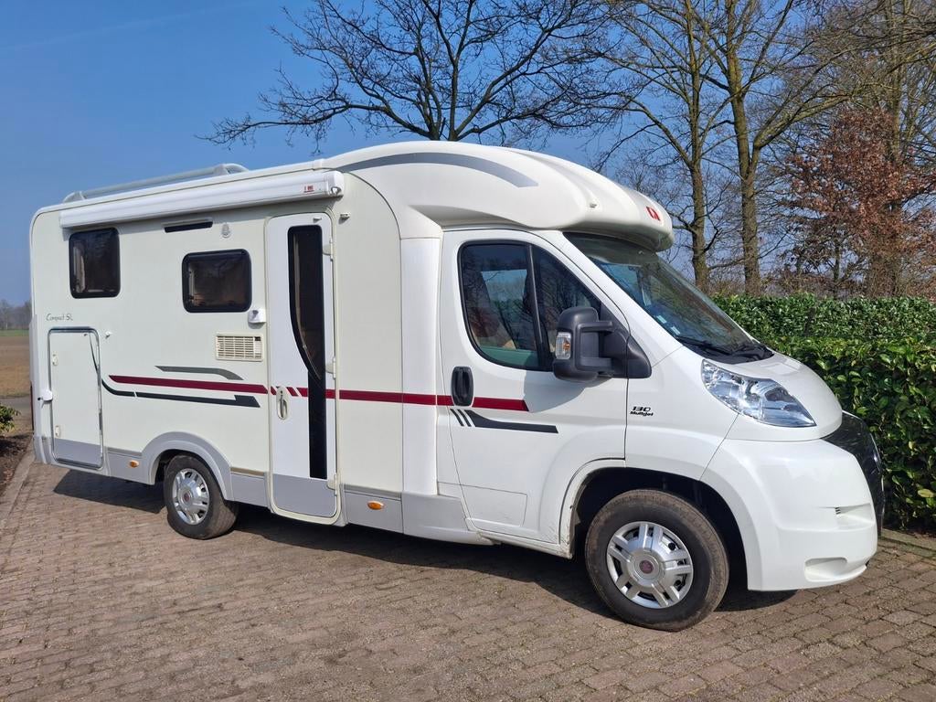 "Hele nette ADRIA CORALL -2009- ENKELE BEDDEN - COMPACT", Luifel, Standaard zit, Ringverwarming, Bedrijf