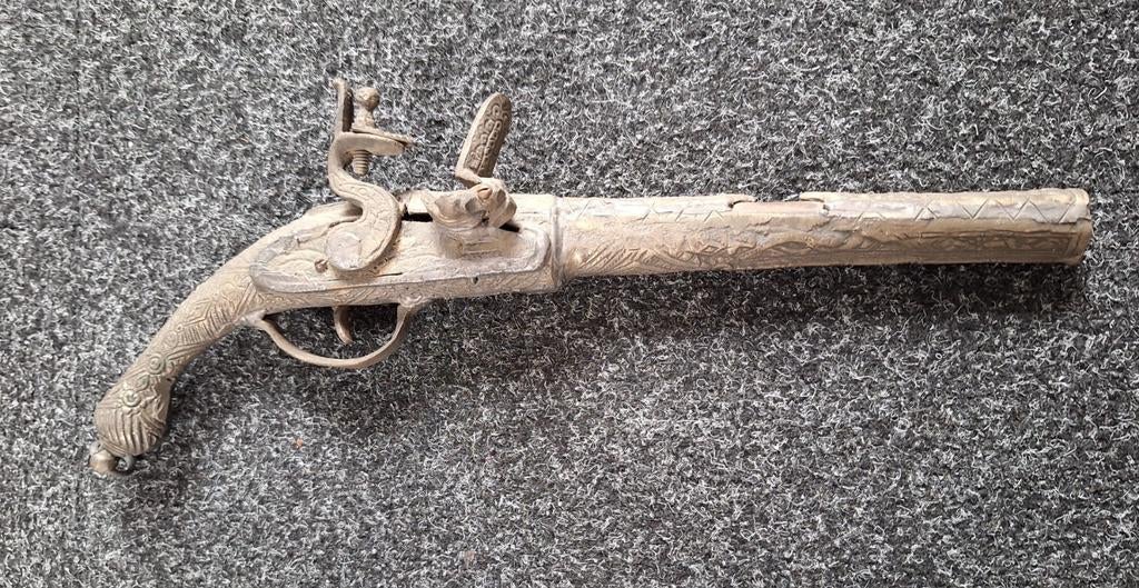 Onklaar gemaakte antieke sierwapen., Verzamelen, Militaria | Algemeen, Ophalen, Overige soorten, Overige gebieden, Overige typen