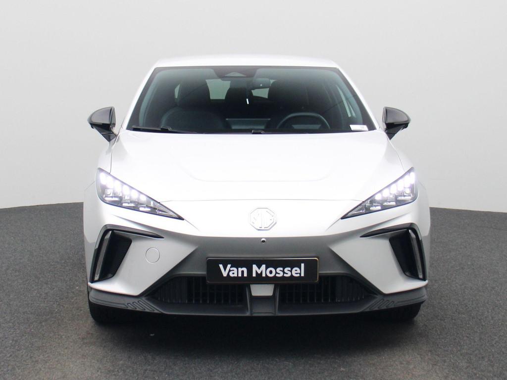 MG MG4 64 kWh Luxury | Parkeer camera | Half lederen bekledi, Auto's, MG, Automaat, 12 maanden, Gebruikt, 1675 kg