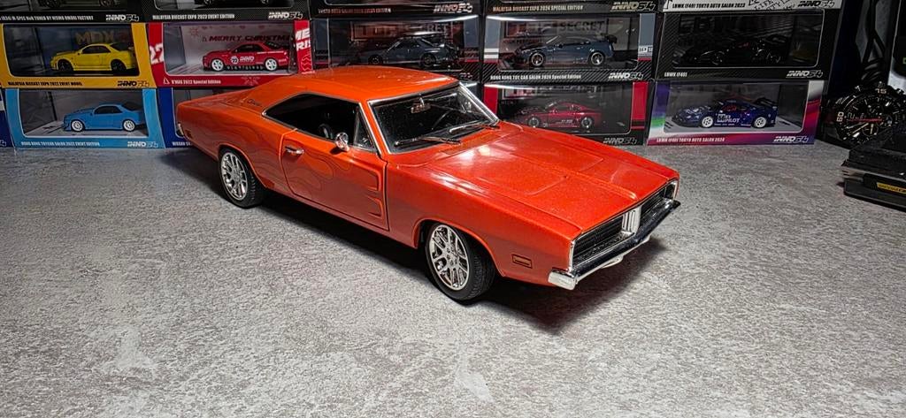 1:18 1969 Dodge charger R/T Hotwheels, Ophalen of Verzenden, Zo goed als nieuw, Auto, ERTL