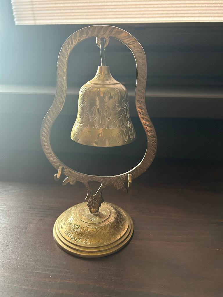 Antieke messing tafelbel – Art Nouveau stijl, Ophalen