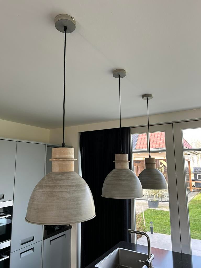 Te koop: 3 mooie hanglampen (evt ook los te koop), Huis en Inrichting, Lampen | Hanglampen, Ophalen, Zo goed als nieuw, Metaal