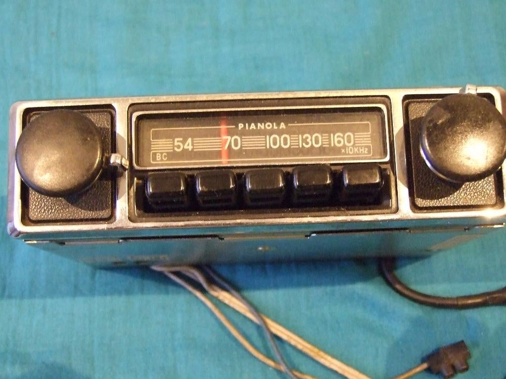 Oude autoradio Pianola, Ophalen, Gebruikt