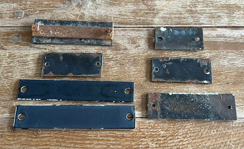 LOTJE OUD EMAILLE BORDJES, Ophalen of Verzenden