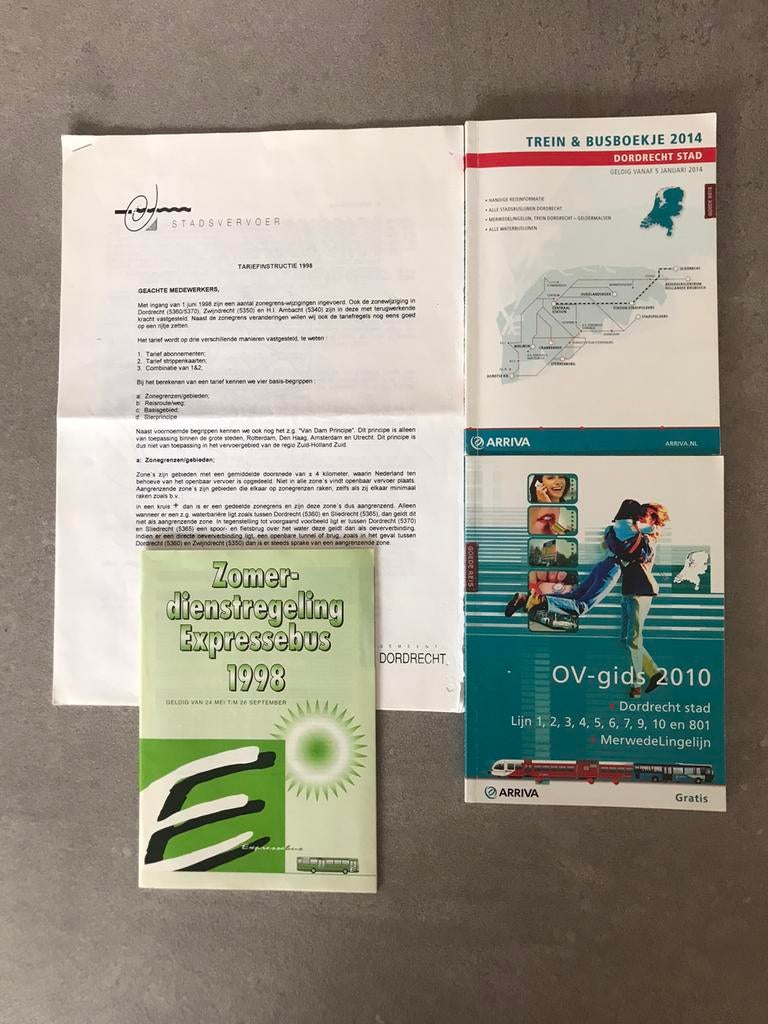 Stadsvervoer Dordrecht dienstregeling en zone-grenswijziging, Verzamelen, Spoorwegen en Tramwegen, Ophalen of Verzenden, Trein