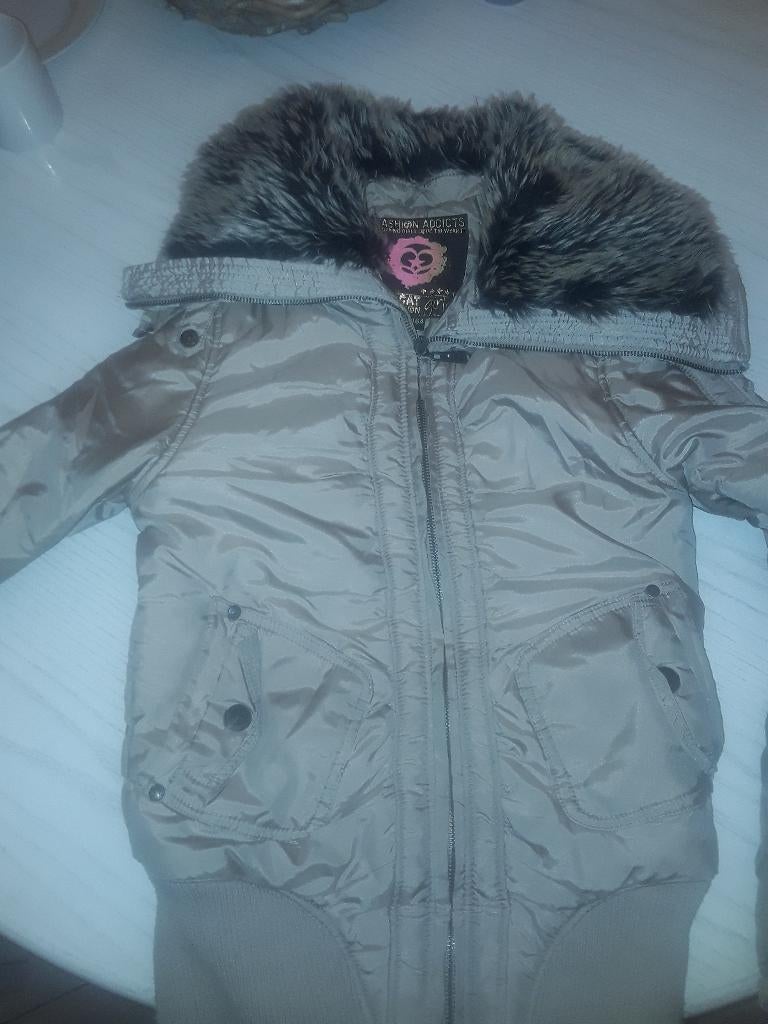 Te koop Coolcat meisjes jas met nep bontkraag, maat 158-164., Gebruikt, Coolcat, Ophalen of Verzenden, Jongen