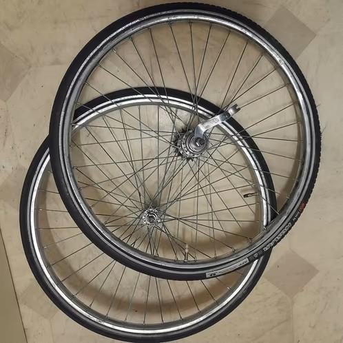 24 Inch Wielenset Met Binnen en Buitenband Met Terugtrap Rem, Ophalen of Verzenden, Gebruikt, Algemeen, Wiel