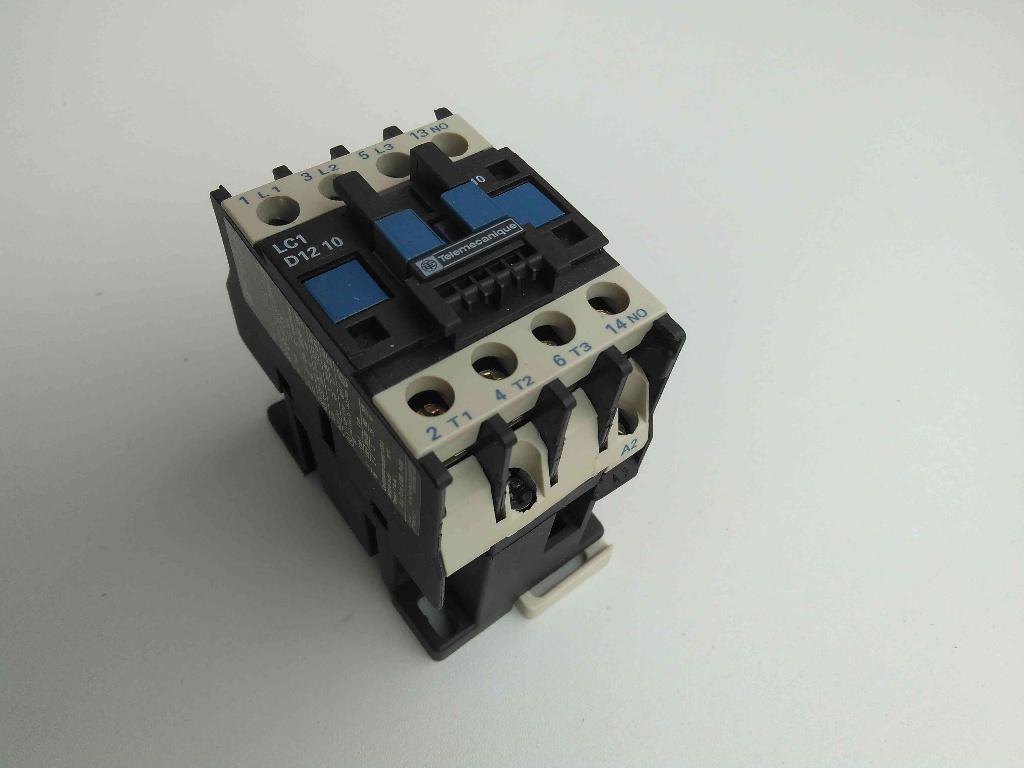 Relais magneetschakelaar Telemecanique LC1 D12 spoel 24 V AC, Ophalen of Verzenden, Gebruikt