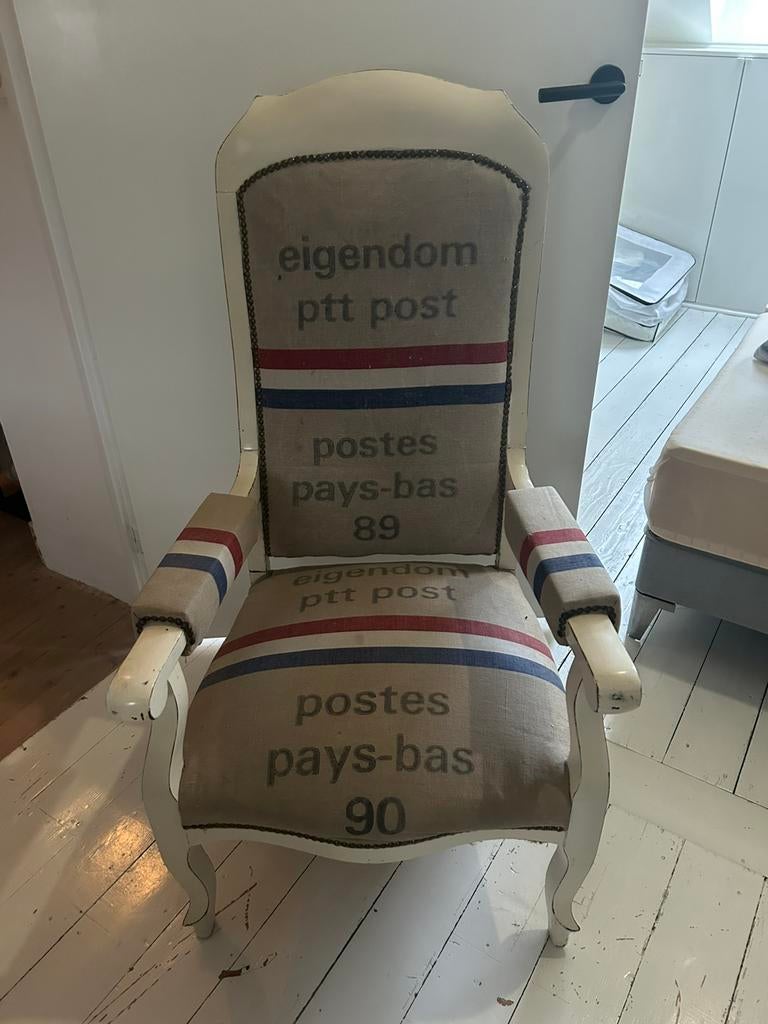 Opa stoel bekleed met oude postzakken, Antiek en Kunst, Ophalen