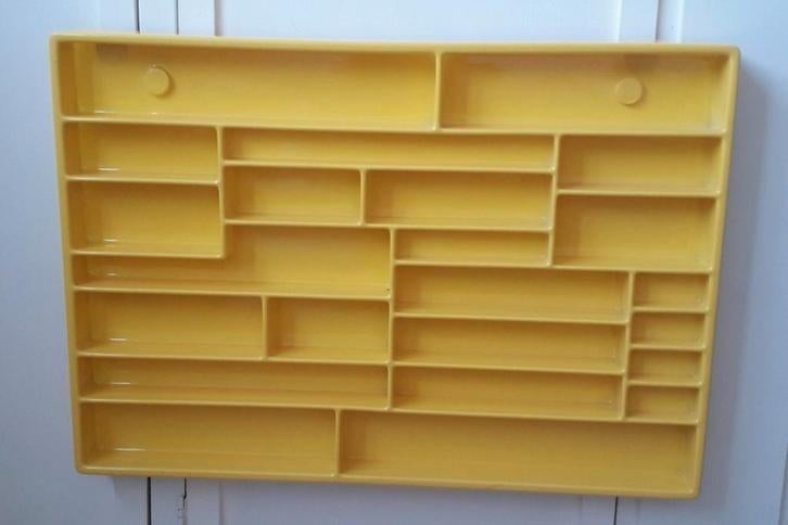 KOOPJE! Pop Art Geel Kunststof Vitra Uten Silo Letterbak, Huis en Inrichting, Woonaccessoires | Wanddecoraties, Gebruikt, Ophalen of Verzenden