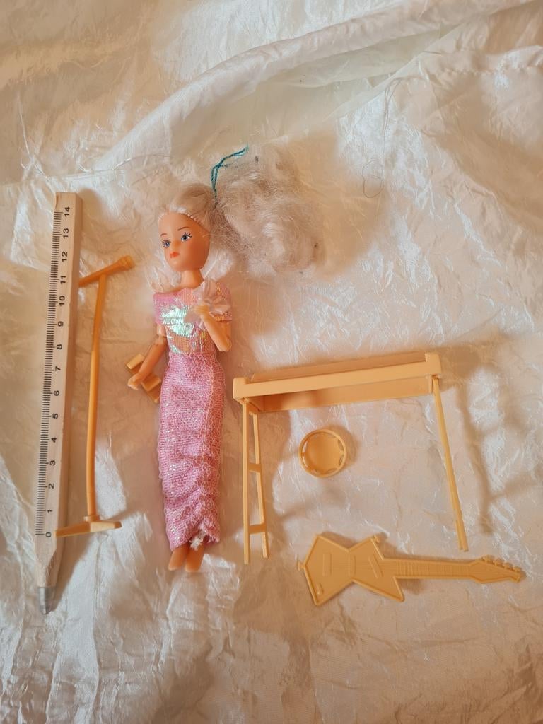 Poppenhuis Popje met Microfoon en Toetsenbord, Ophalen of Verzenden, Gebruikt, Barbie