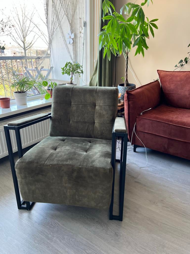 Luxe groene suede fauteuil - als nieuw!, Ophalen, 75 tot 100 cm, Zo goed als nieuw, 75 tot 100 cm