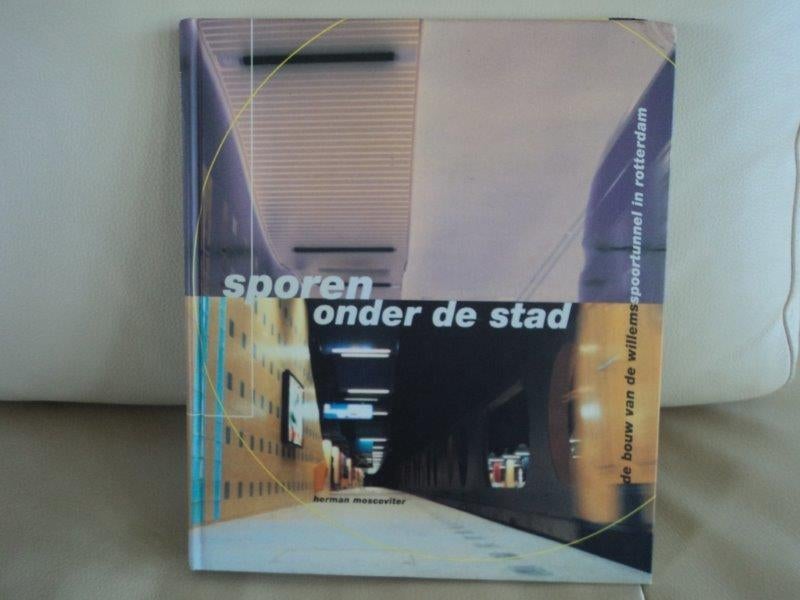 Sporen onder de stad, Ophalen of Verzenden, Gelezen