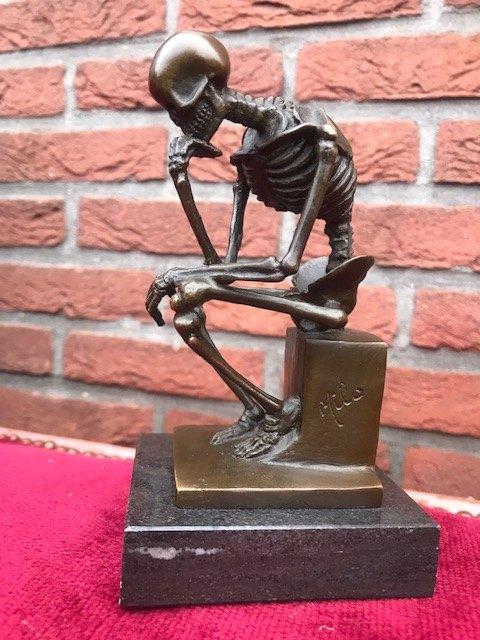 bronzen beeldje, de denker/ le penseur als skelet, Antiek en Kunst, Antiek | Koper en Brons, Ophalen of Verzenden, Brons