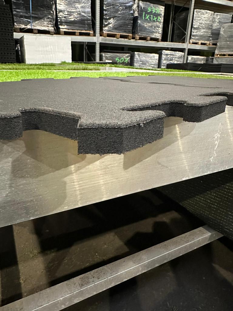 Sportvloer Puzzel Tegels 50 x 50 x 2cm Fijne structuur!, Verzenden, Nieuw, Magazijnweg 14, Info@stuntgras.nl