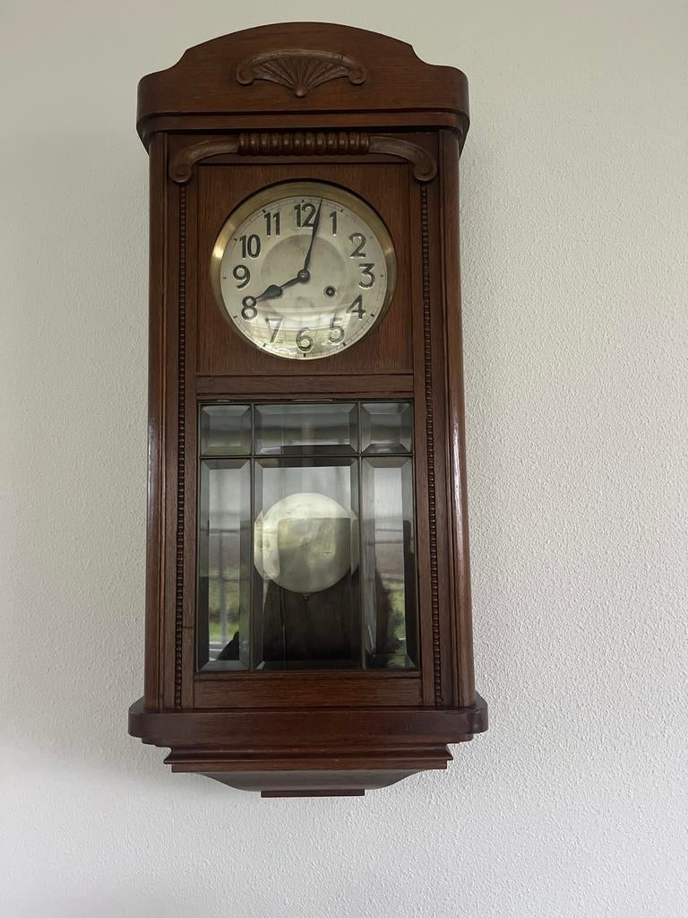 Antieke Wandklok met Slinger, Ophalen