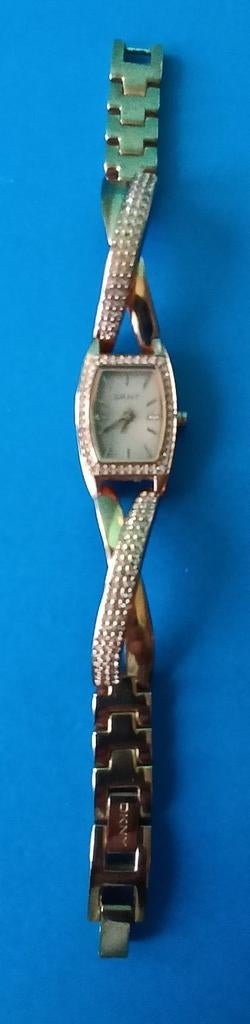 DKNY dameshorloge goudkleurig – elegant model, Sieraden, Tassen en Uiterlijk, Horloges | Dames, Gebruikt, DKNY, Polshorloge, Ophalen of Verzenden