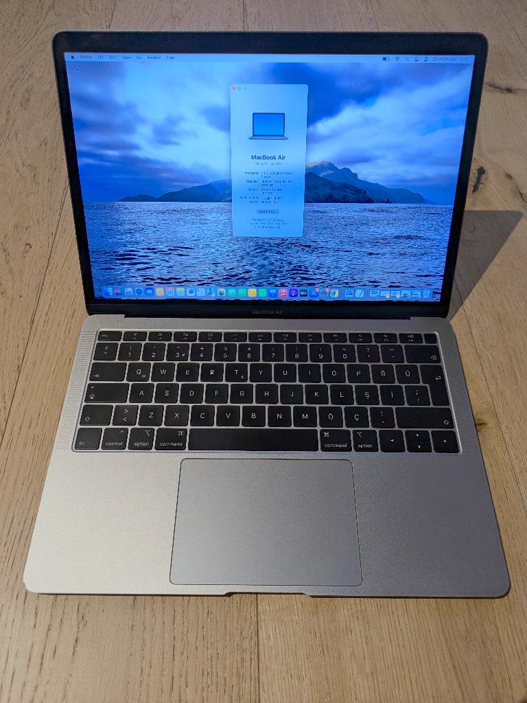 Apple MacBook Air 13” (2018) – netjes, volledig werkend, Gebruikt, 256 GB, Qwerty, 8 GB