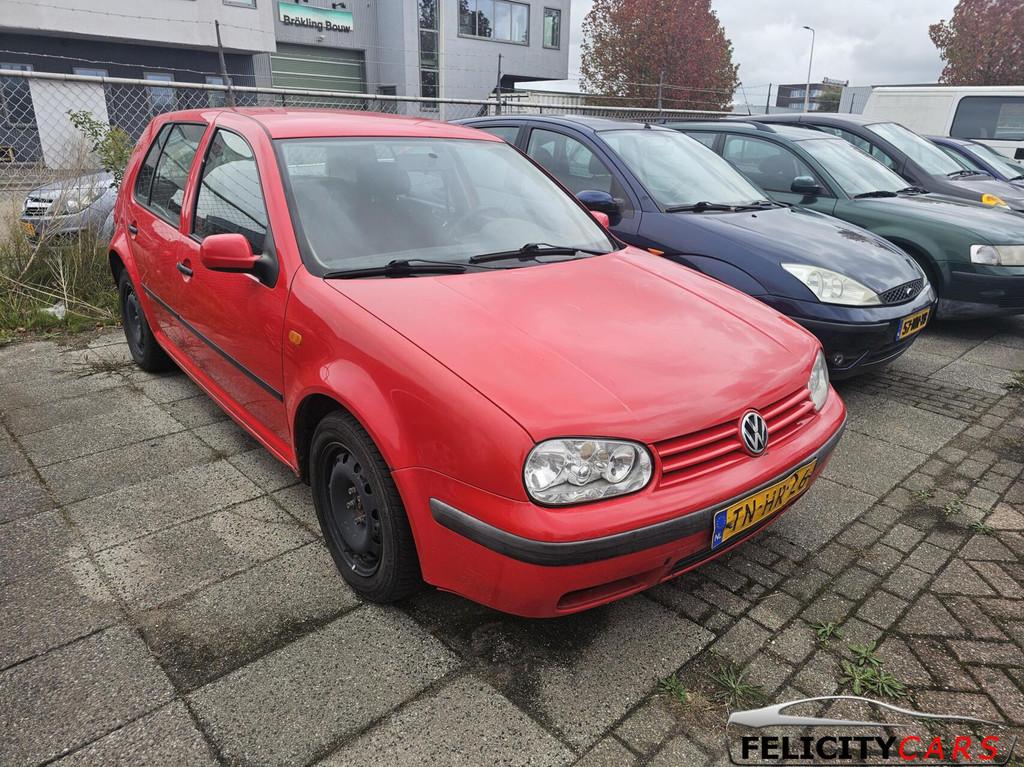 Volkswagen Golf 1.6 en 10x andere inruilkoopjes, Auto's, Volkswagen, 101 pk, 4 cilinders, 49 €/maand, Handgeschakeld