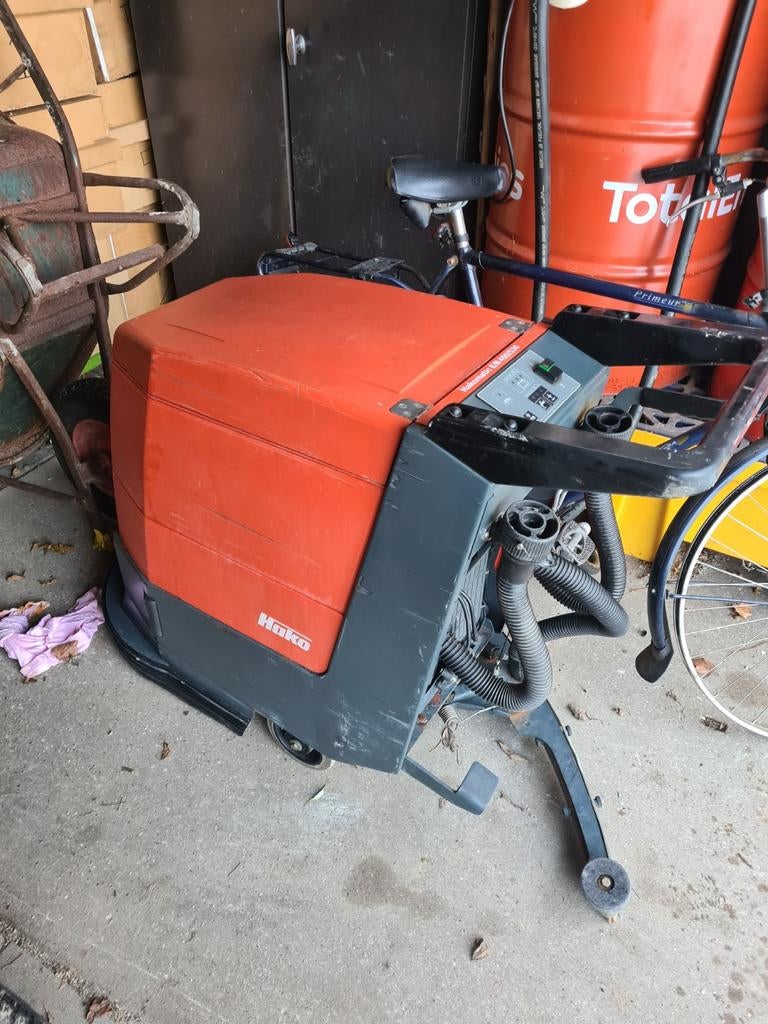 Hakomatic schrobzuig machine, Ophalen, Gebruikt, Schrobmachine