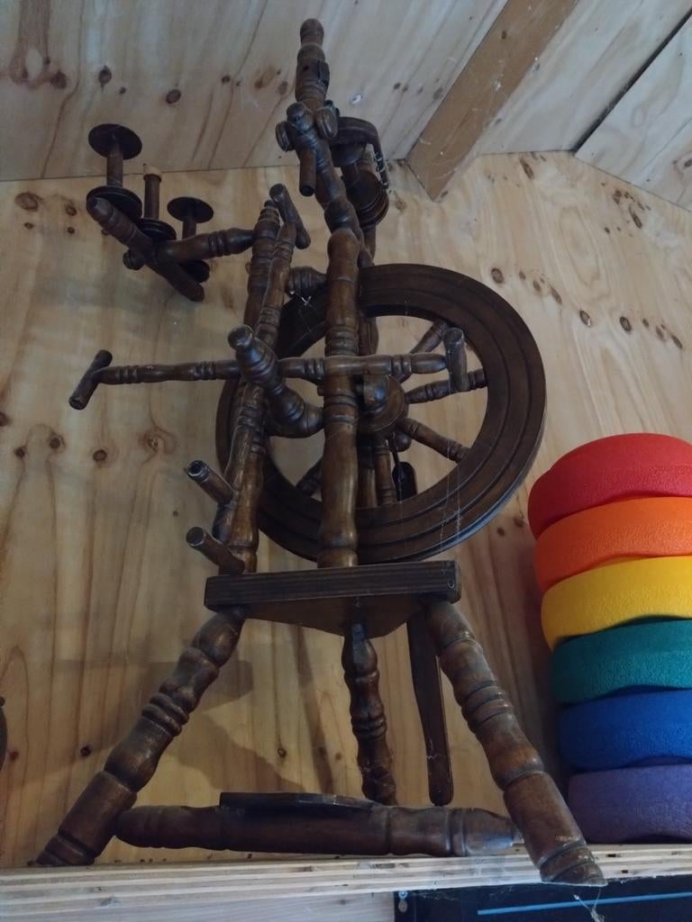 Prachtige oude antieke spinnenwiel, Ophalen, Spinnewiel