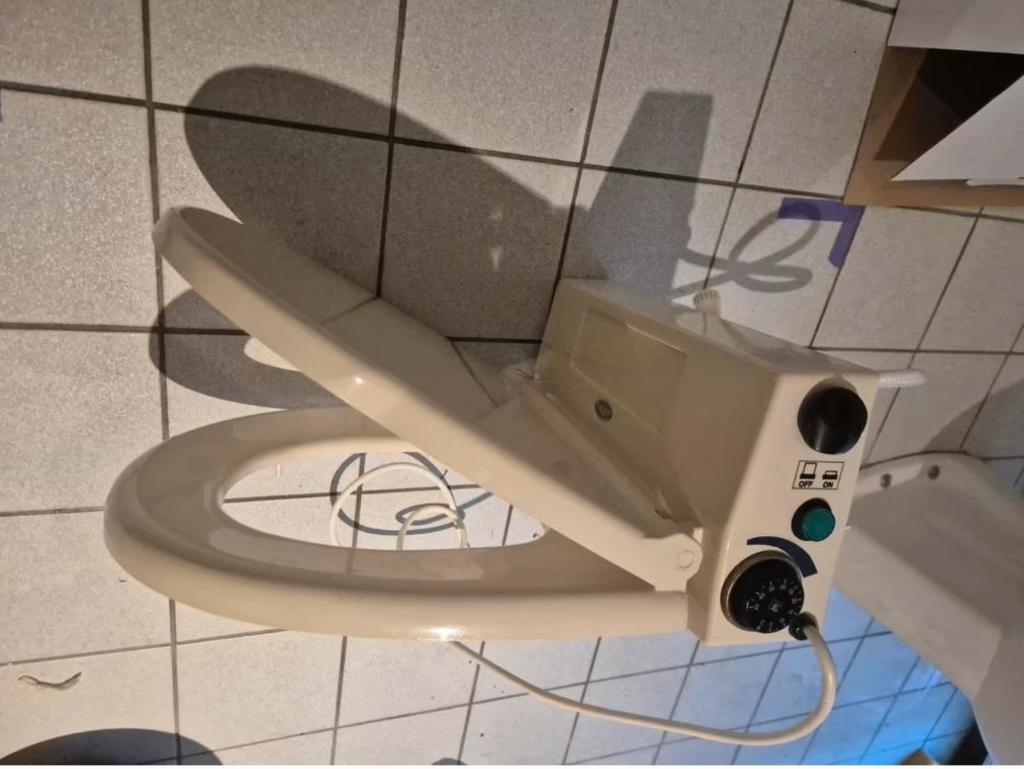 Toiletbril met bidet en droger verpleging, Doe-het-zelf en Verbouw, Sanitair, Ophalen, Gebruikt, Toilet